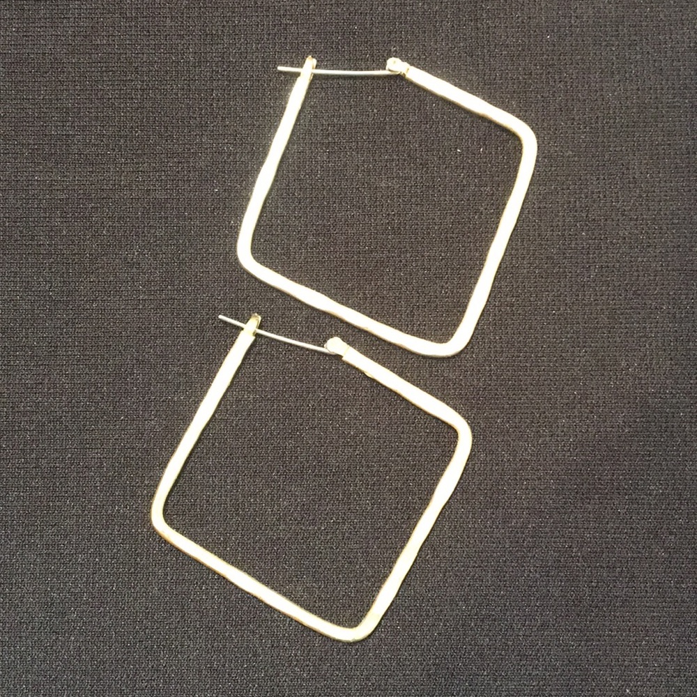Brushed gold square hoop earrings